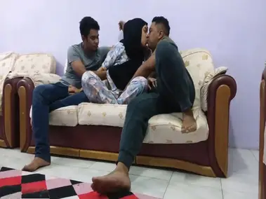 Bokep Jilbab Tante Cantik Selingkuh Brondong 2026